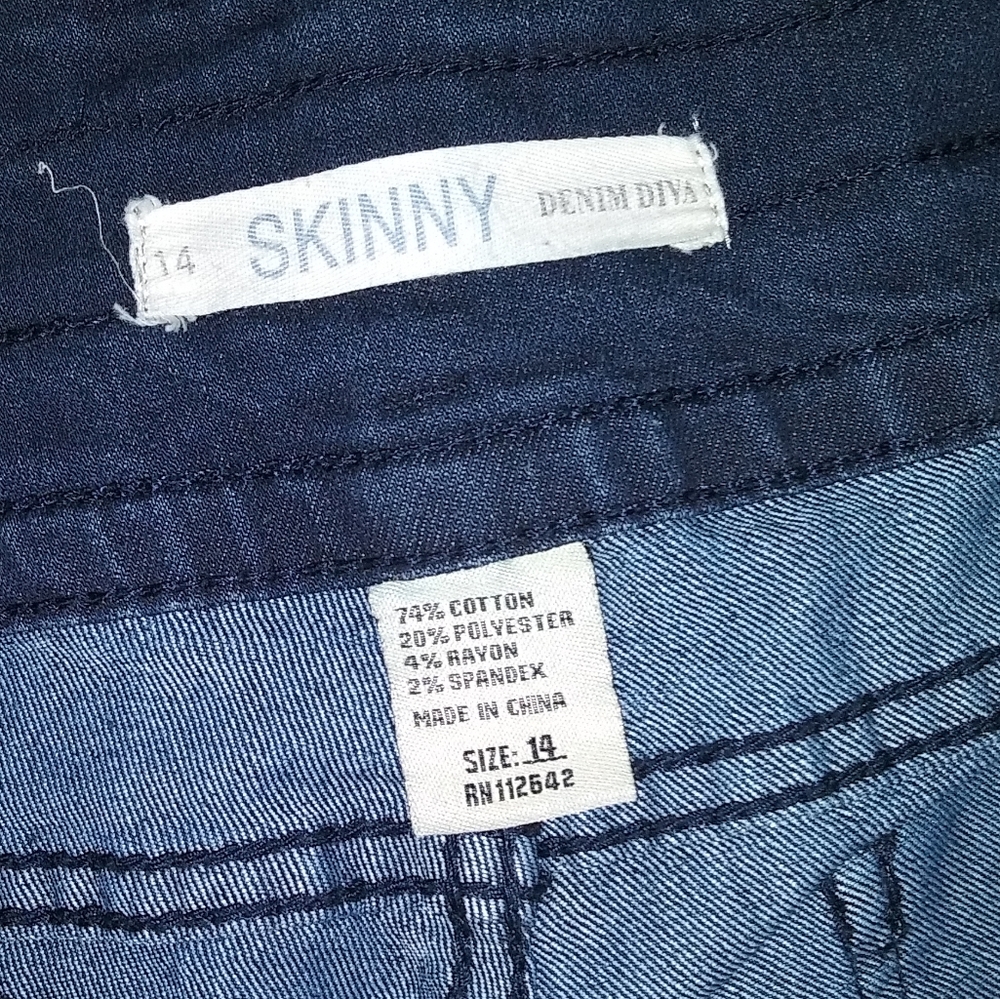 Jeans - Picture 2 of 3